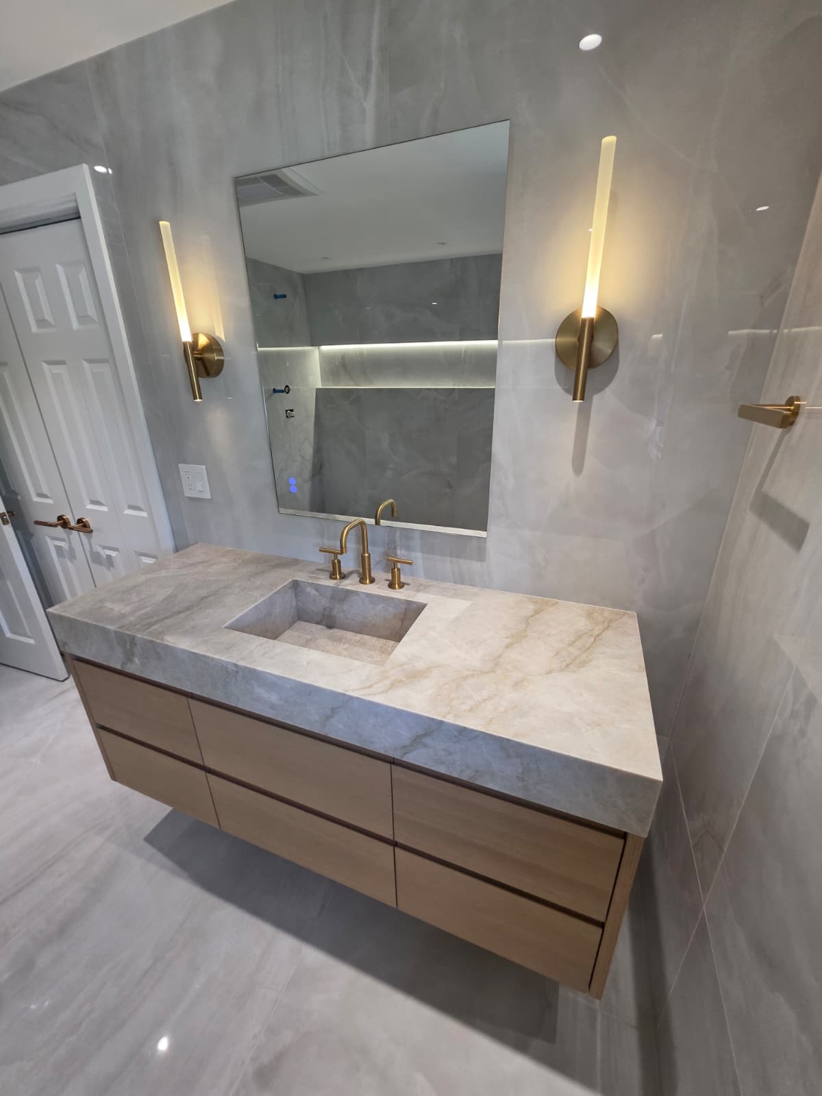 Stone vanity & integrated sink