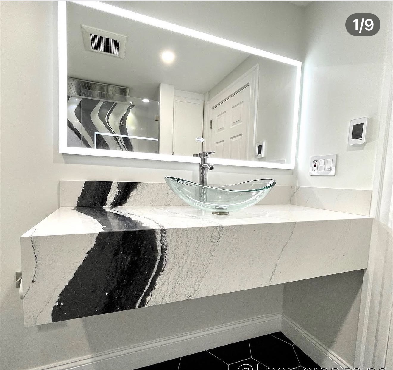 Floating bold-vein vanity